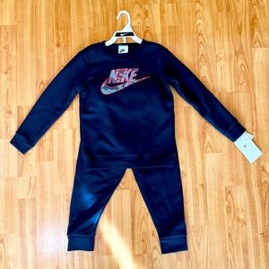 Nike boy black 2 piece set